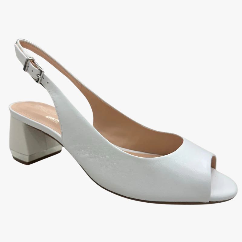 Chrissie Brazil Robyn Heel