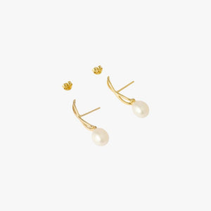 Izoa Kelsey Drop Earrings Gold Pearl