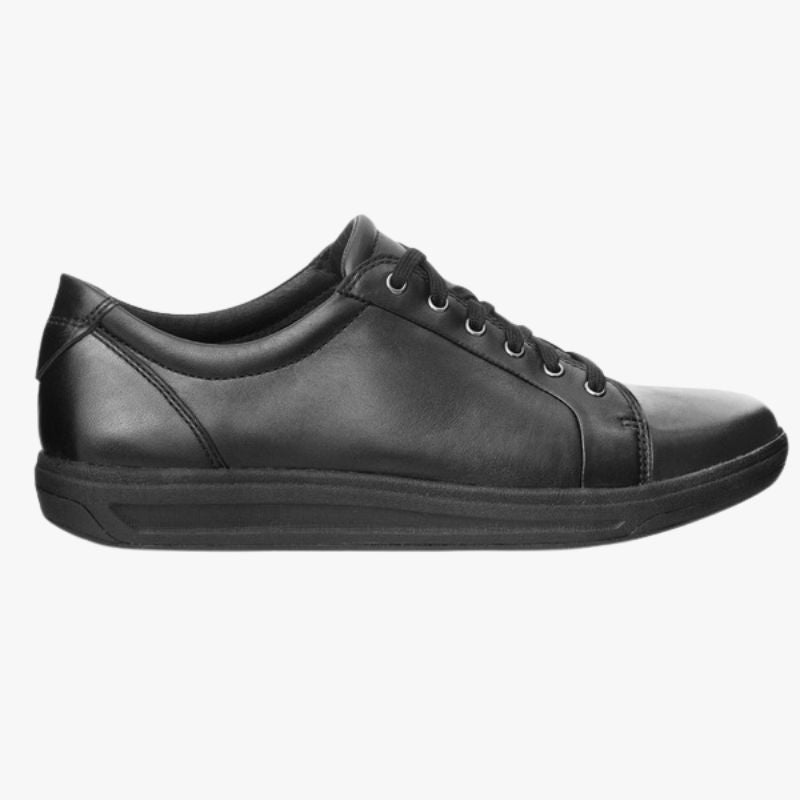 Ascent Stratus Sneaker
