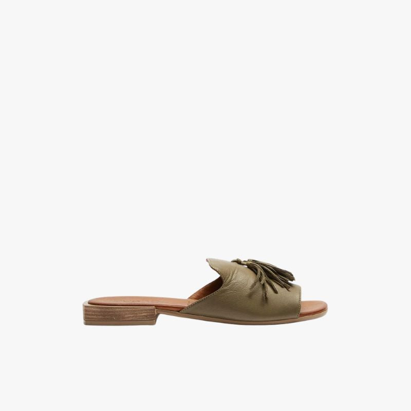 Bueno Adielia Slide
